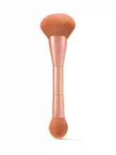 glamazon™ cheek brush
