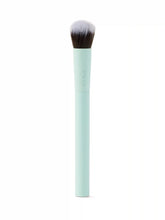 fluffy concealer brush